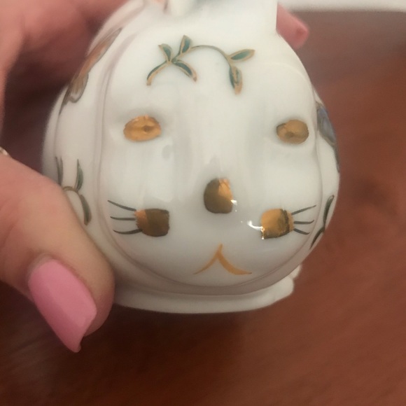 Imari Rabbit With Butterflies - Picture 7 of 15